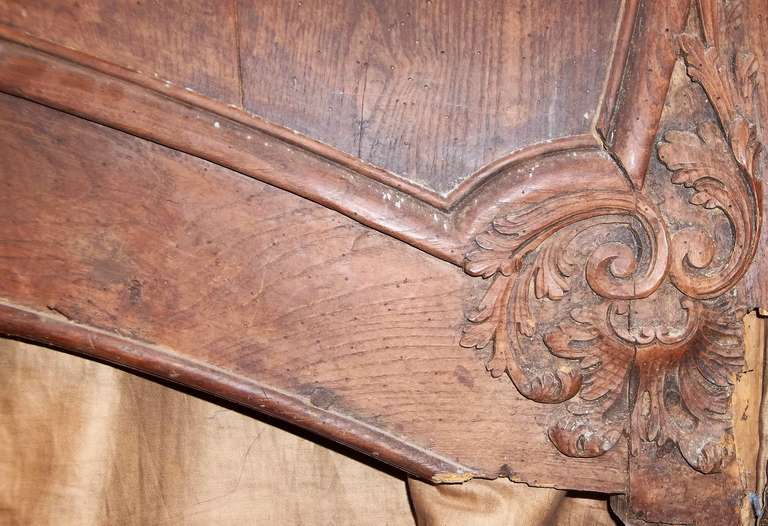 Louis XV , Rococo Carved  Floral and Fruit  Basket  Walnut Panel  In Good Condition In Nashville, TN