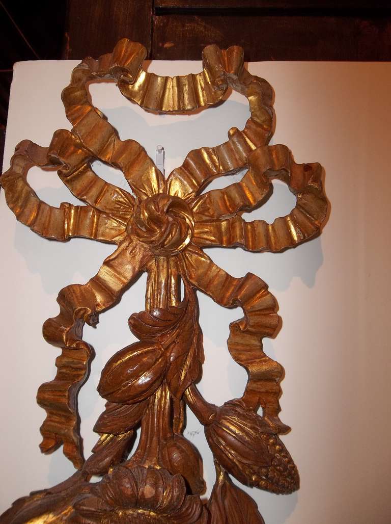 Pair of Carved Walnut And Gilt Garlands In The English Taste 1