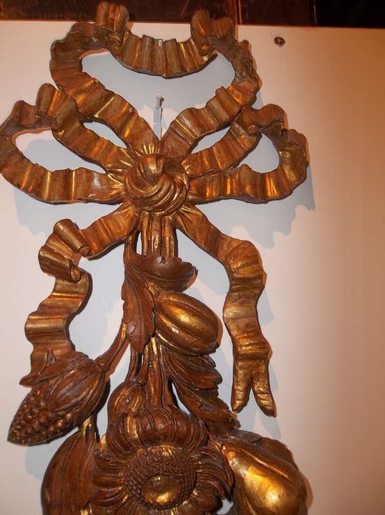 Pair of Carved Walnut And Gilt Garlands In The English Taste 2