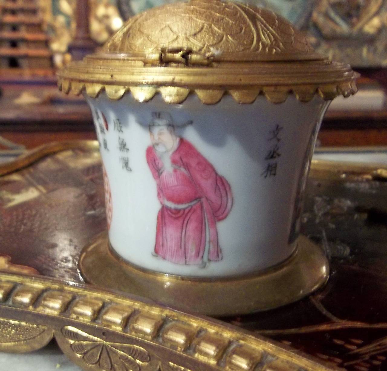 Japanned or Chinoiserie Decorated Louis XV Style Lacquer Inkwell For Sale 3