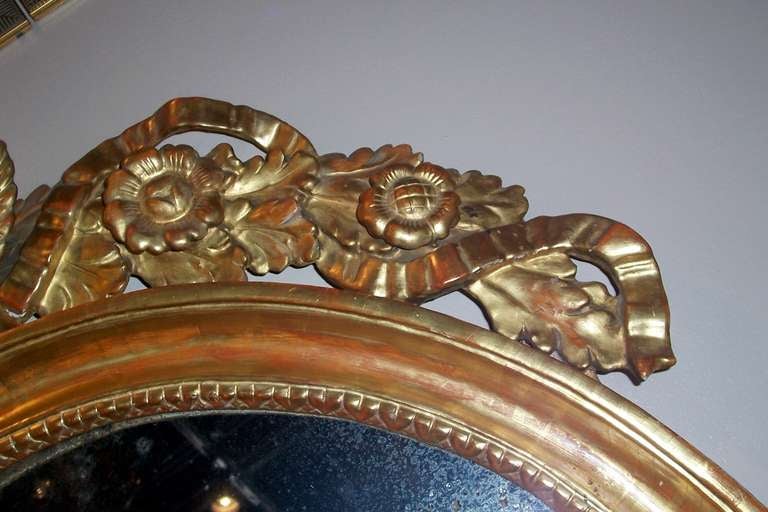 Italian or French Giltwood Mirror with Putti or Cherubs in Lemon Gilt In Good Condition For Sale In Nashville, TN