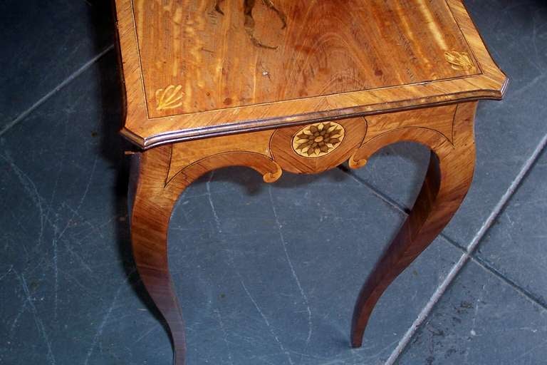 An Italian Neoclassical Satinwood And Tulipwood Inlaid Side Table In Good Condition In Nashville, TN