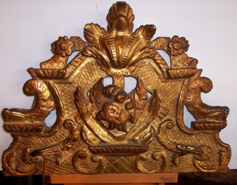 Régence Hand Carved Regence Style Giltwood Mirror Crest Fragment, 19th Century