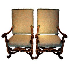 Pair of Italian walnut throne chairs in Fortuny