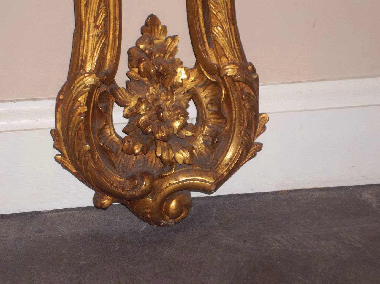 Louis XV Style Giltwood Console of Cul de Lampe Form In Good Condition In Nashville, TN