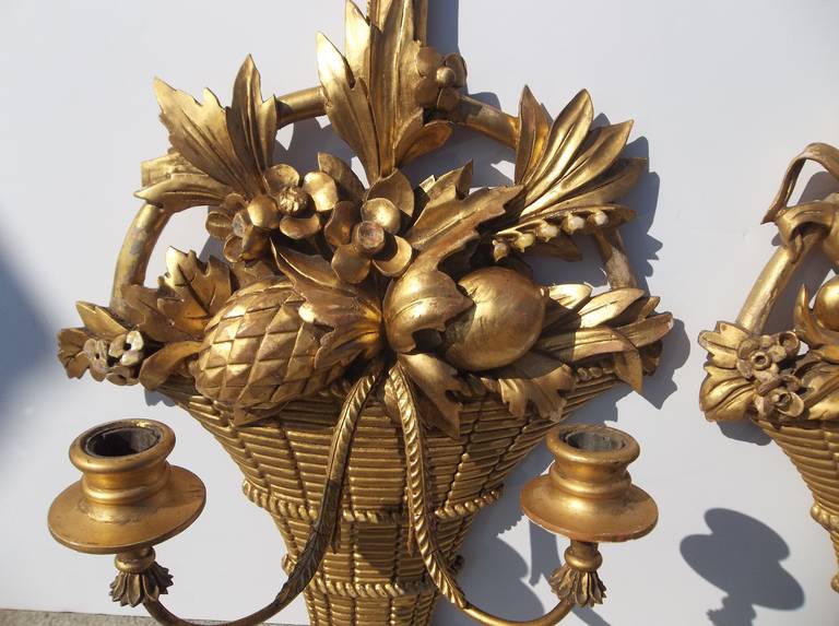 French Pair of Giltwood Baskets as Wall Sconces