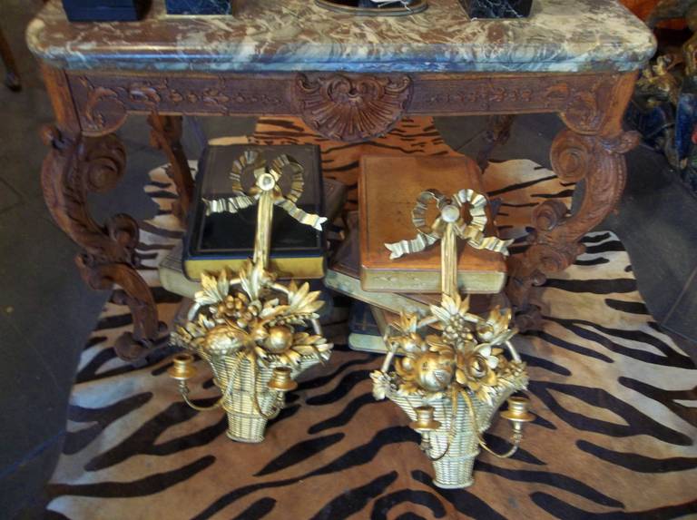 Pair of Giltwood Baskets as Wall Sconces 3