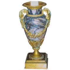 Urne néoclassique en marbre montée sur bronze doré, montée comme lampe