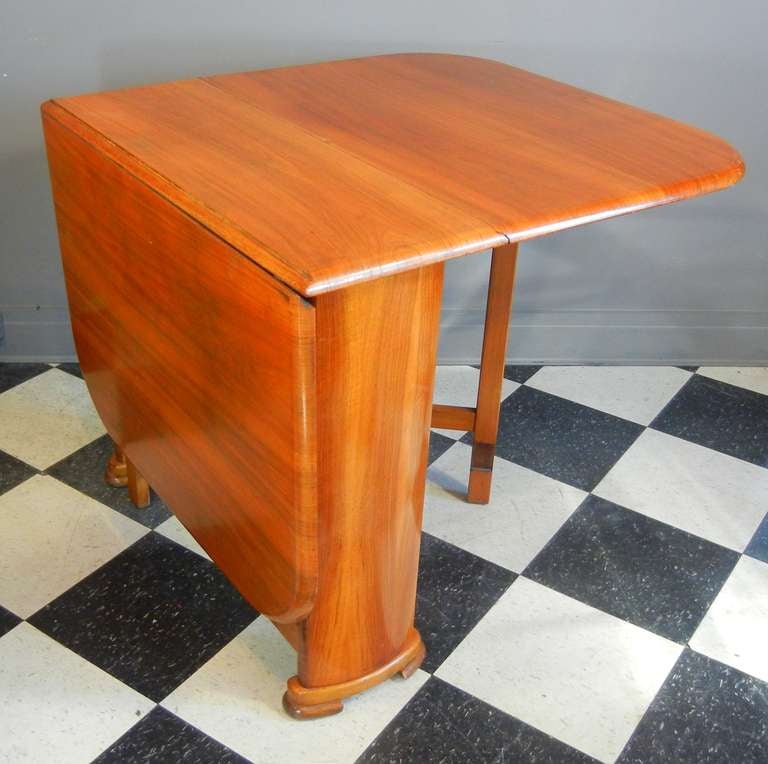 Art Deco Drop Leaf Table in Wide-Board Cherrywood, Seats Six In Excellent Condition In Quechee, VT