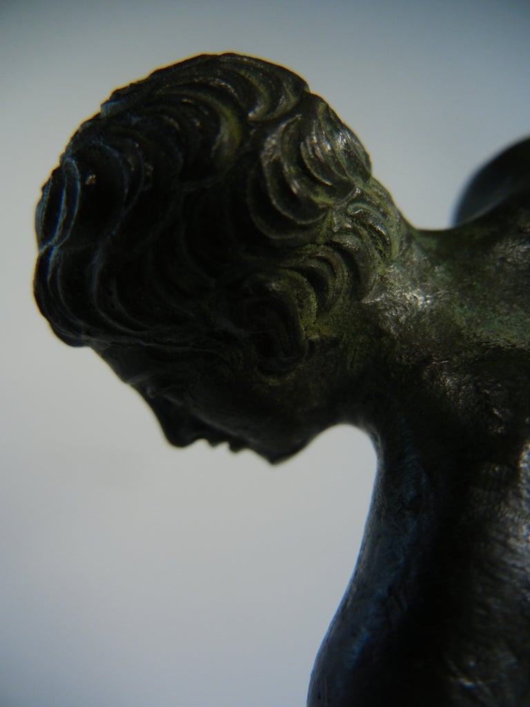 Grand Tour Souvenir Small Bronze Figure of Discobulus after the Antique For Sale 1