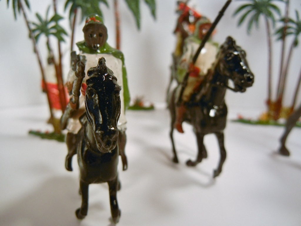 Britains Set #224 Arabs on Foot, Camels, Horses with Palm Trees 4