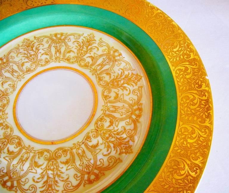 XX secolo Rouard of Paris, Set di porcellana con doppia incrostazione d'oro verde Pompadour in vendita