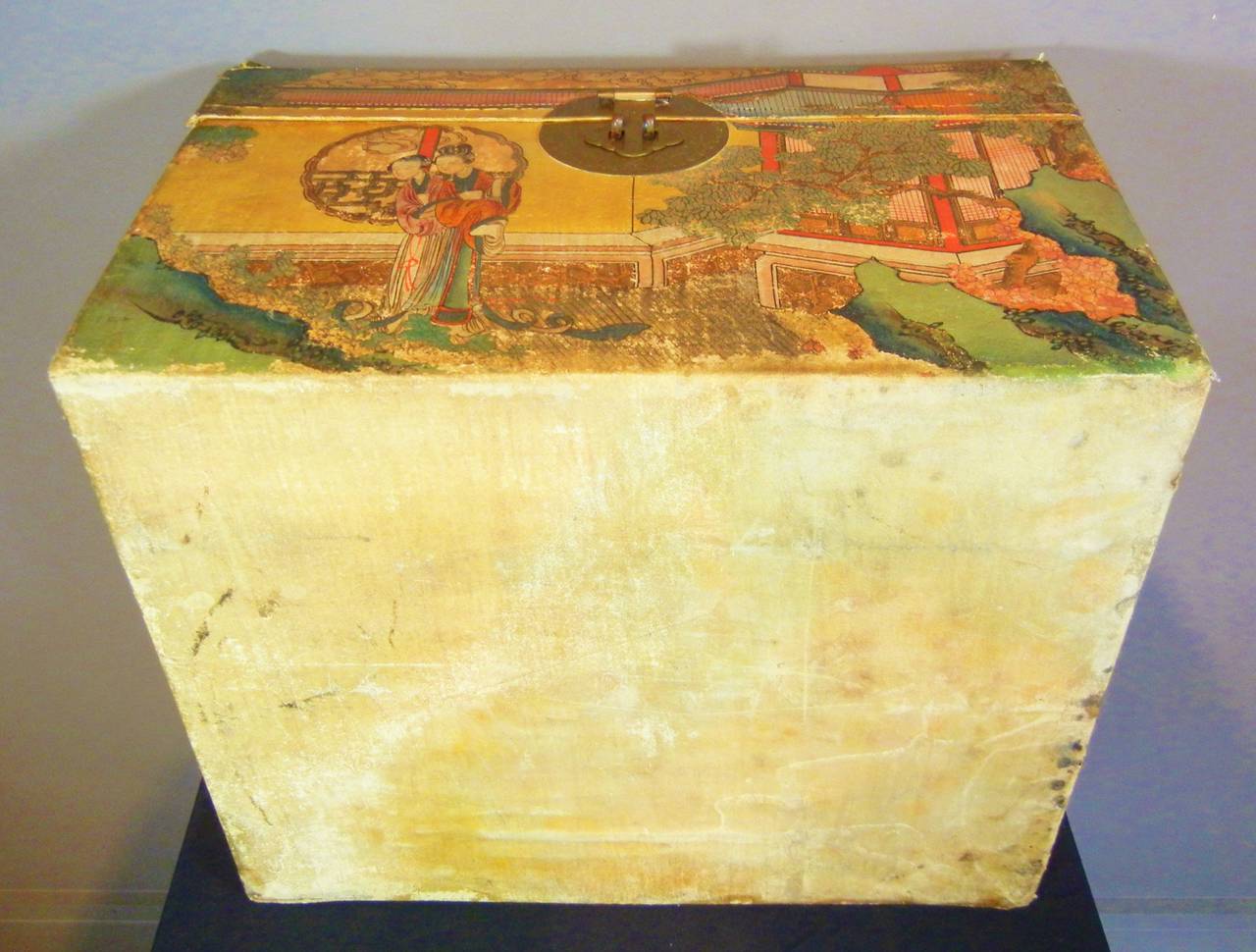 Pigskin Lady's Trunk with Painted Vignettes and Silk Lining, China, 1885 2