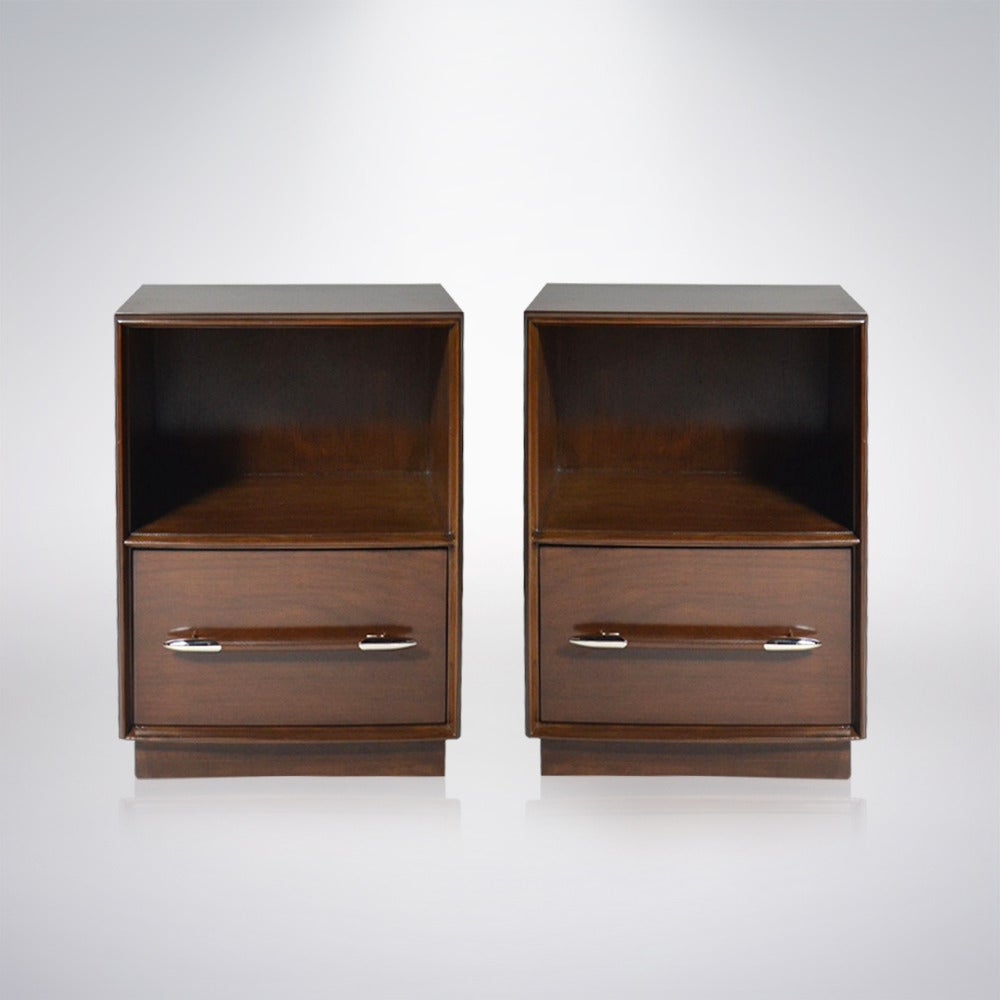 Mid-Century Modern Classic Walnut Nightstands by T.H. Robsjohn-Gibbings for Widdicomb