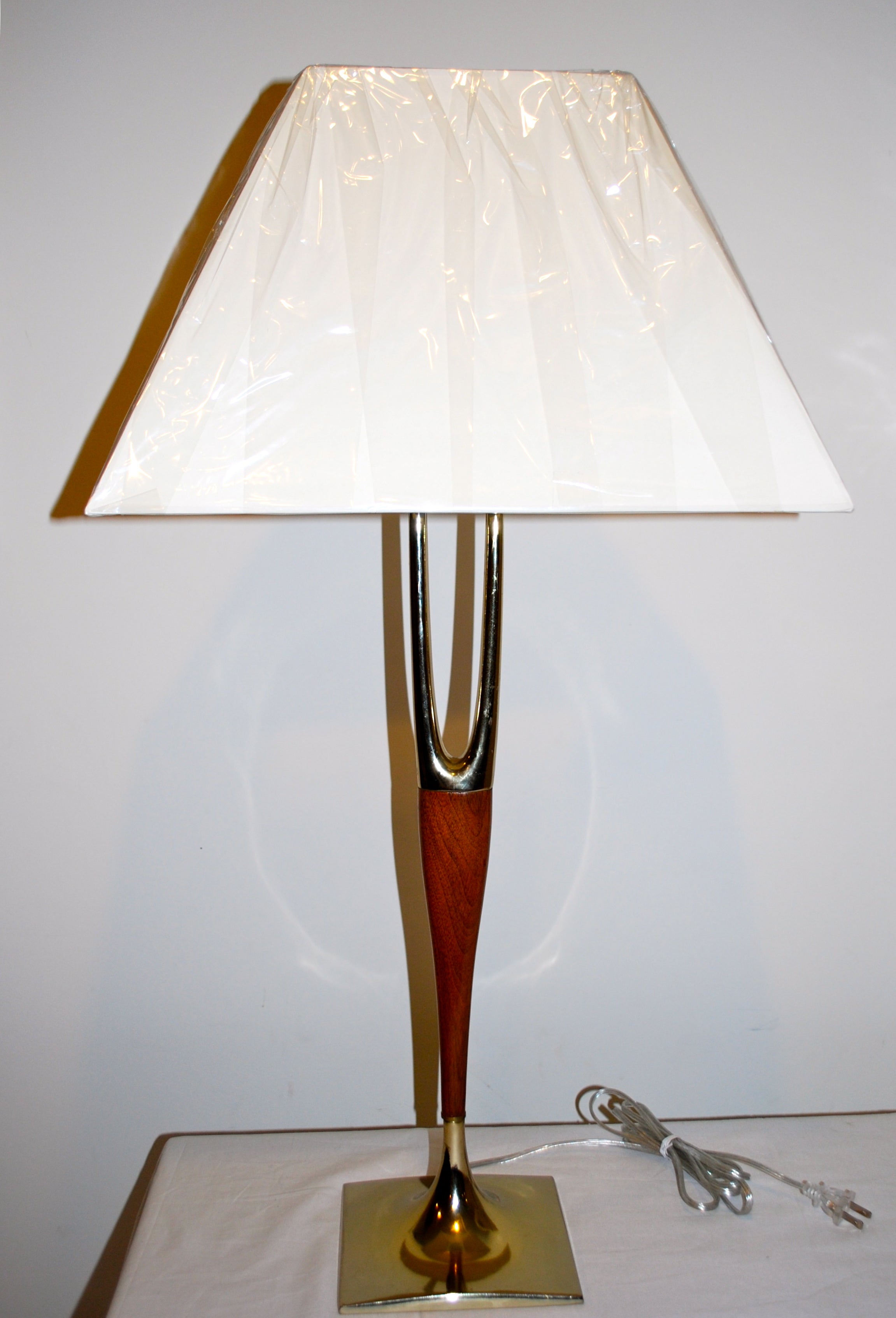 Pair of Mid-century Wishbone Laurel Lamps