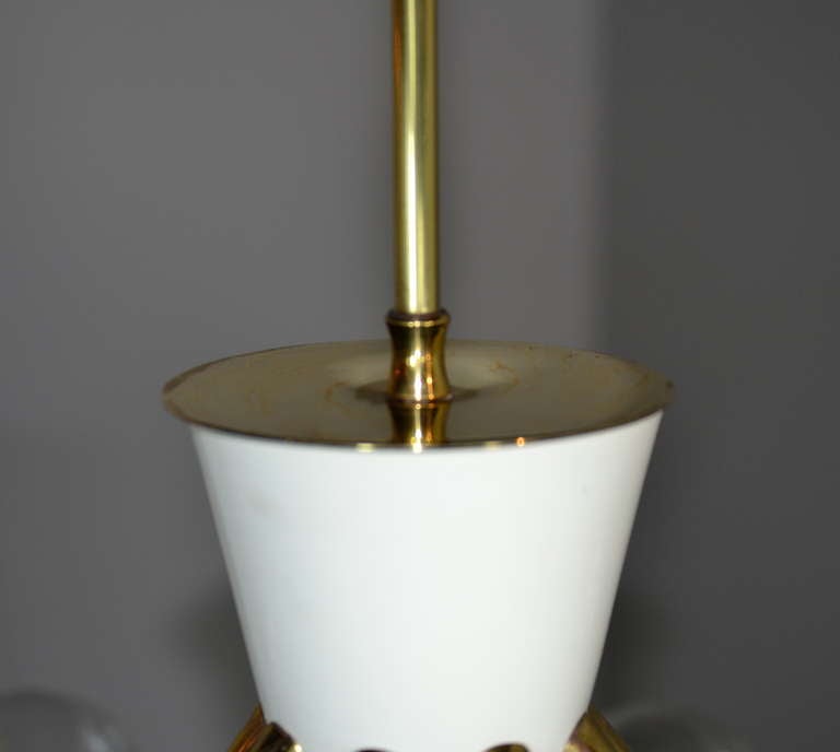 Brass and White Enamel Italian Chandelier, 1970s For Sale 4