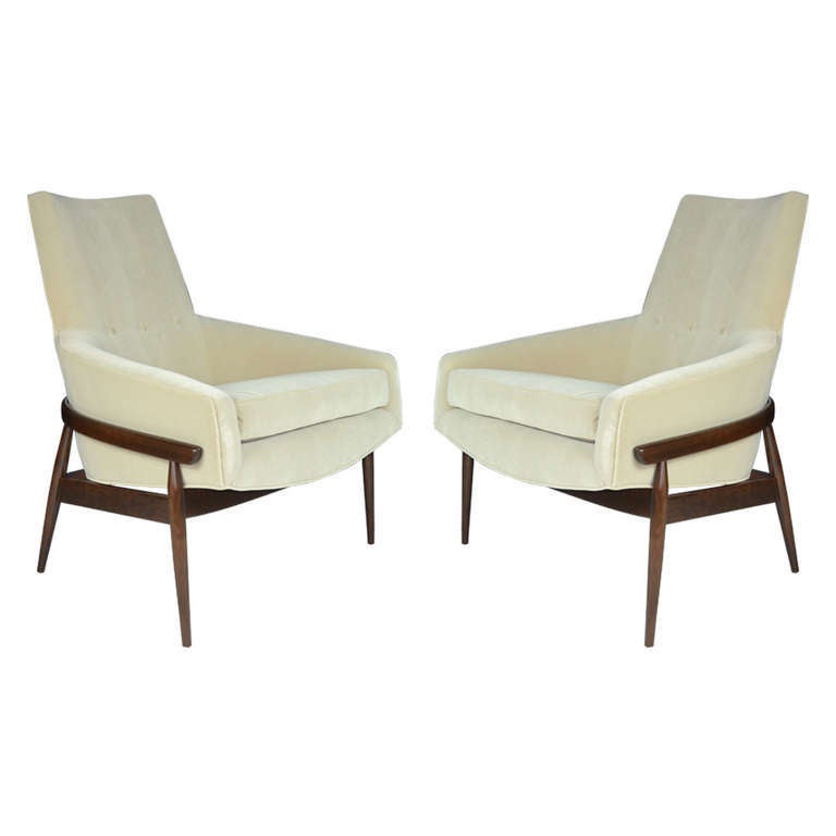 Pair of Sculptural Highback Lounge Chairs by Milo Baughman