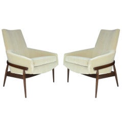 Pair of Sculptural Highback Lounge Chairs by Milo Baughman