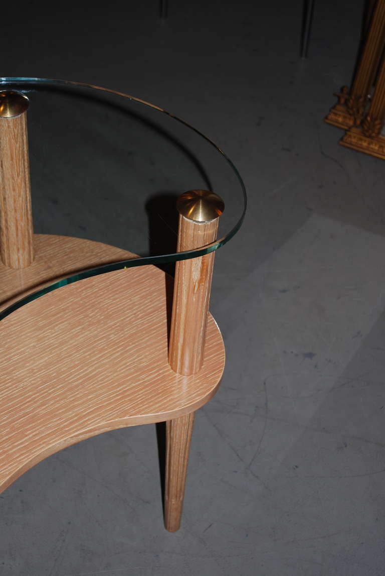 Américain Table d'appoint asymétrique en céramique avec plateau en verre en vente
