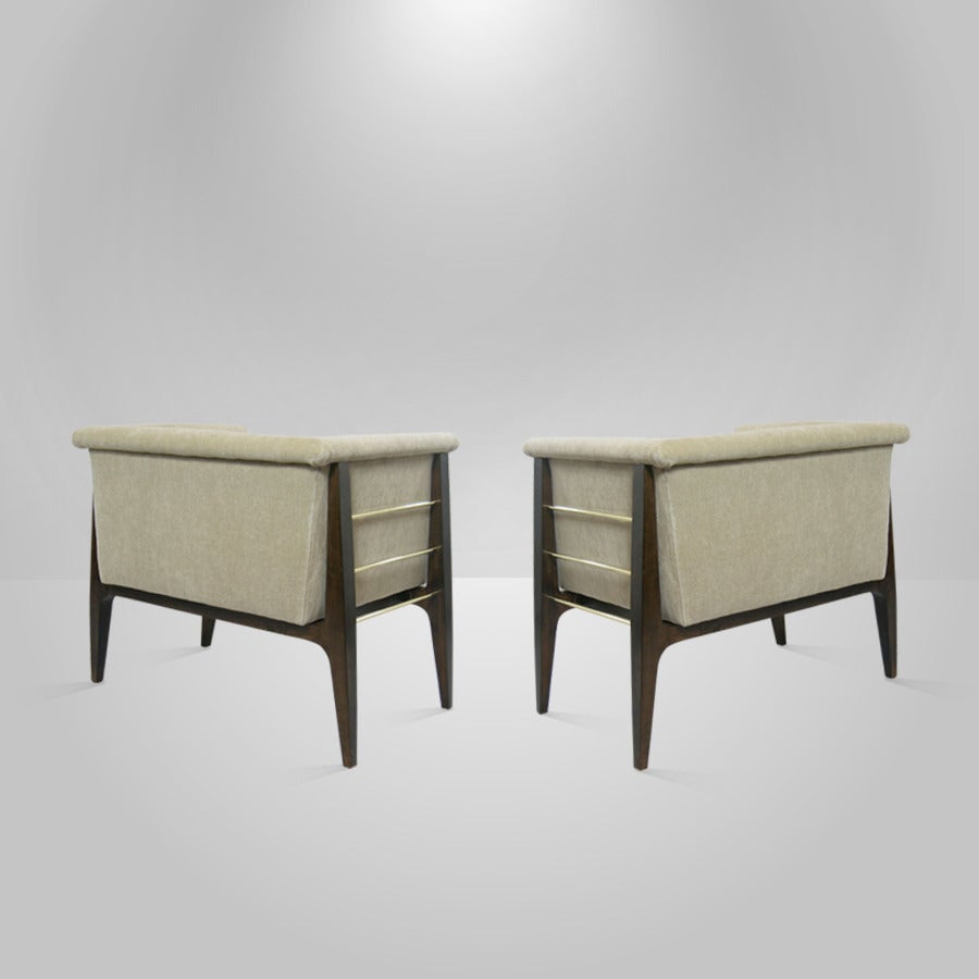 Mid-Century Modern Pair of Sculptural Brass Rodded Lounge Chairs in the Manner of James Mont