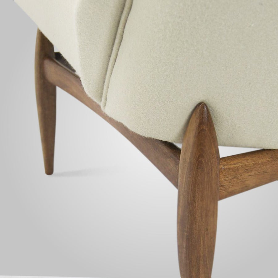 Pair of Sculptural Italian Slipper Chairs in Beige Wool 2