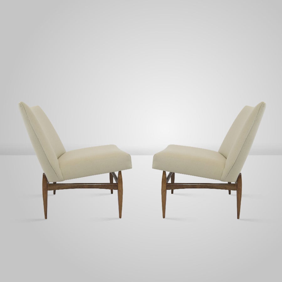 Pair of Sculptural Italian Slipper Chairs in Beige Wool In Excellent Condition In Westport, CT