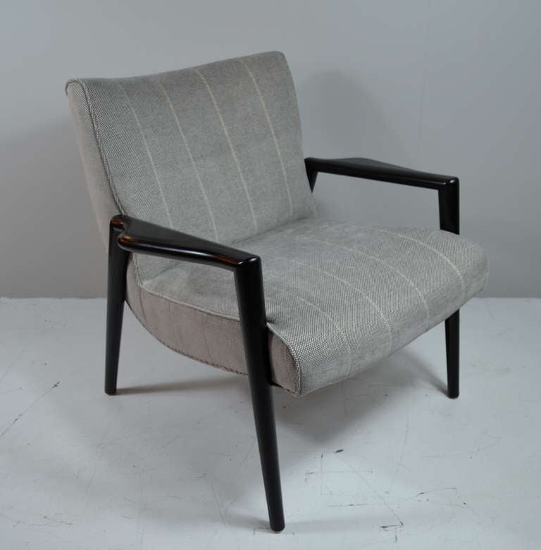 Mid-Century Modern Pair of Winged-arm Lounge Chairs after Robsjohn-Gibbings