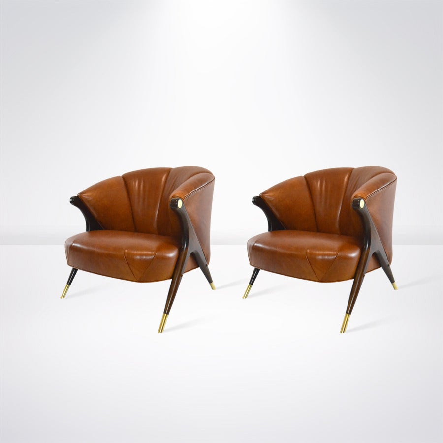 Modernist Karpen Lounge Chairs in Cognac Leather, circa 1950s In Excellent Condition In Westport, CT