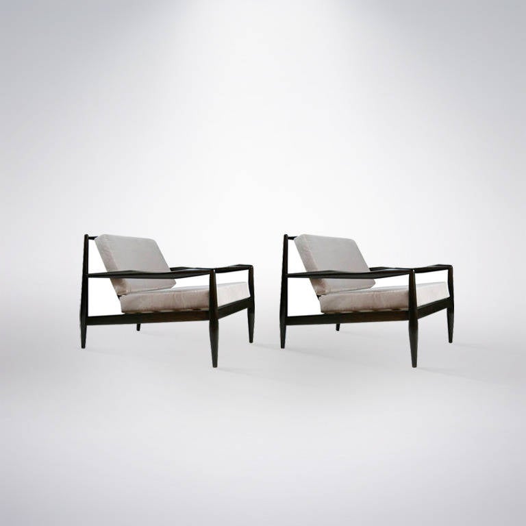 Pair of Adrian Pearsall Lounge Chairs, Model 834-C In Excellent Condition In Westport, CT
