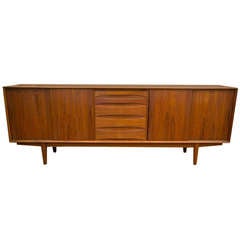 Mid-Century Dyrlund Dänisches Teakholz-Credenza