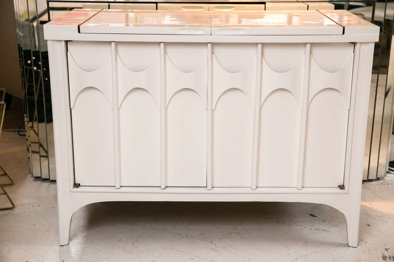 American 1960s Bar Console with Fold Out Top