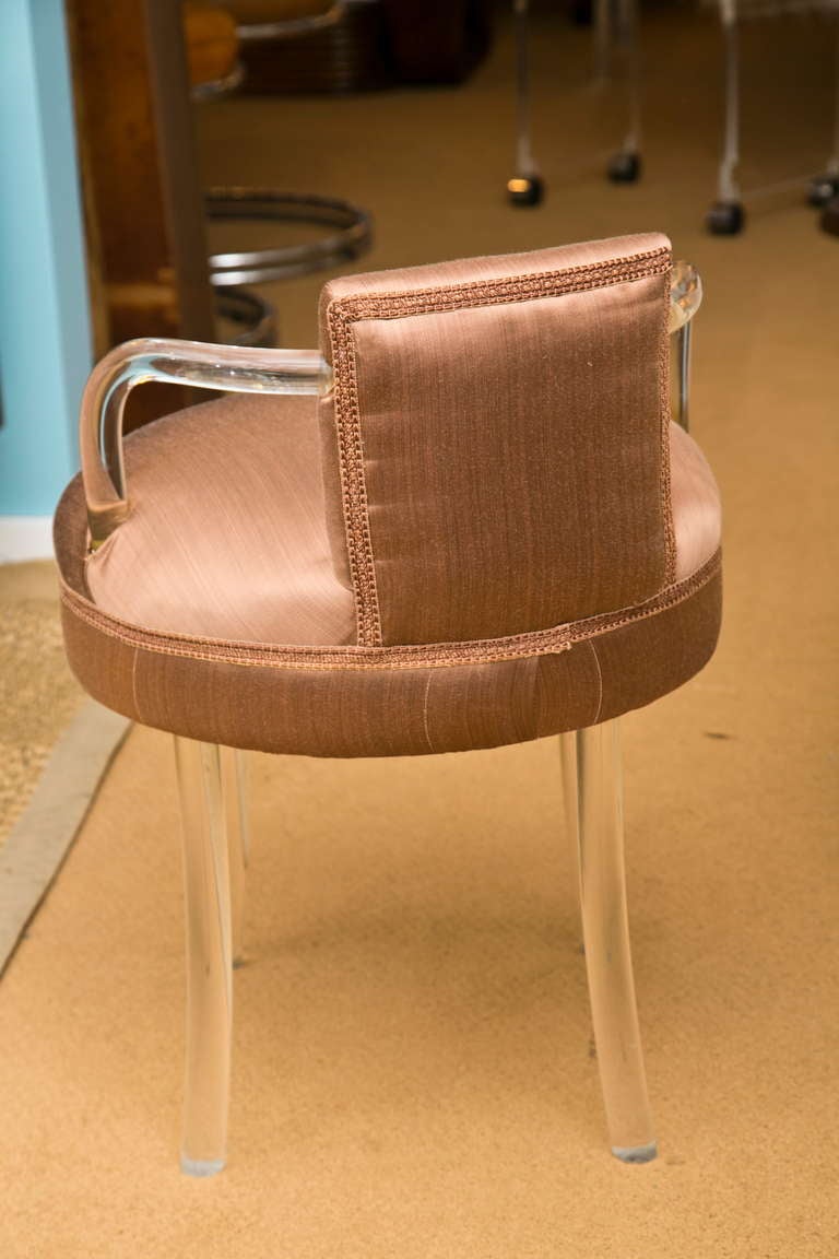 Vintage 1960's Lucite Swivel Chair In Excellent Condition In Wilton, CT