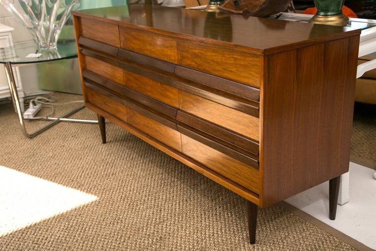 Mid-Century Credenza/ Chest by Bassett Furniture 1960's In Excellent Condition In Wilton, CT