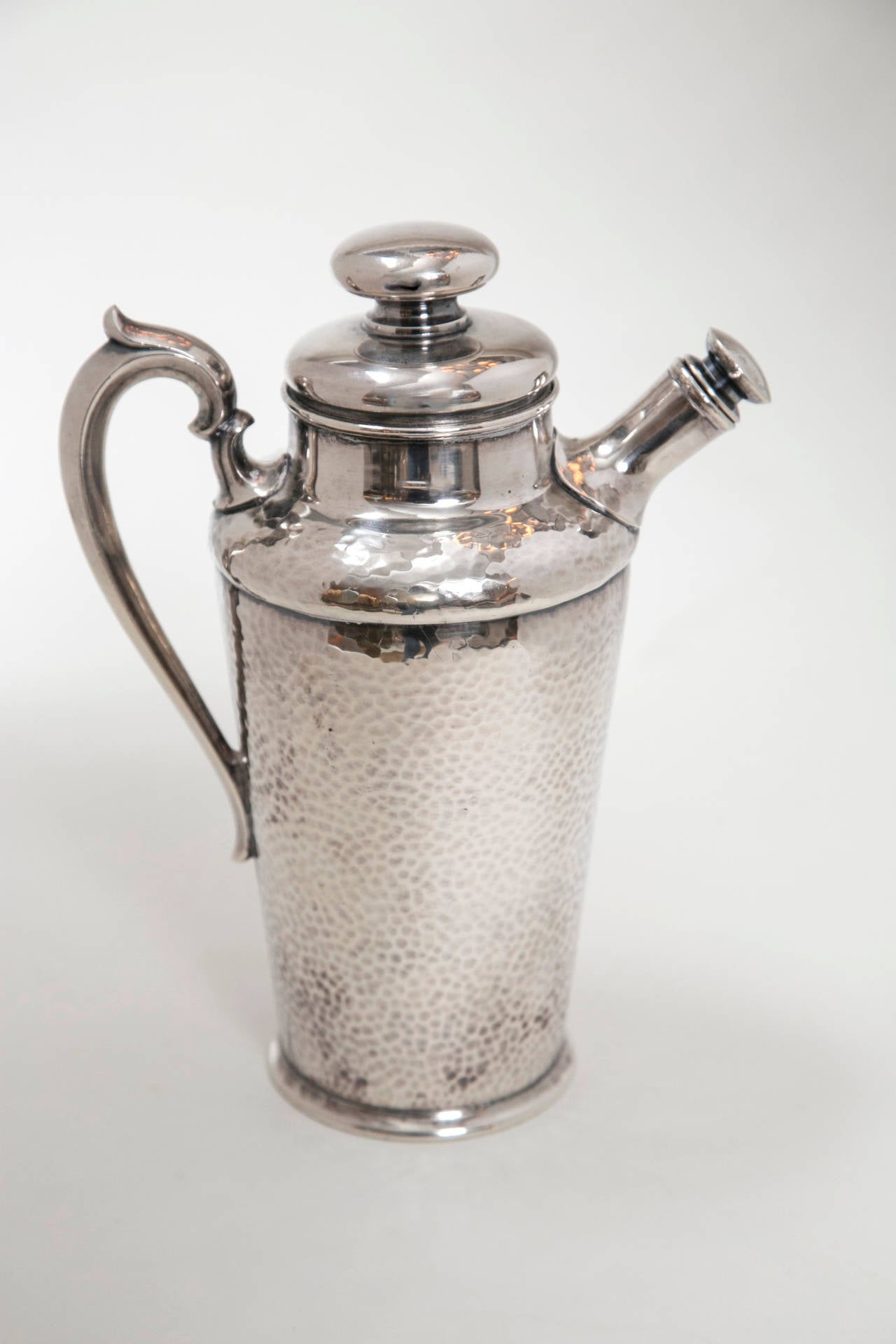 Early Hammered Surface Shaker In Excellent Condition In Wilton, CT