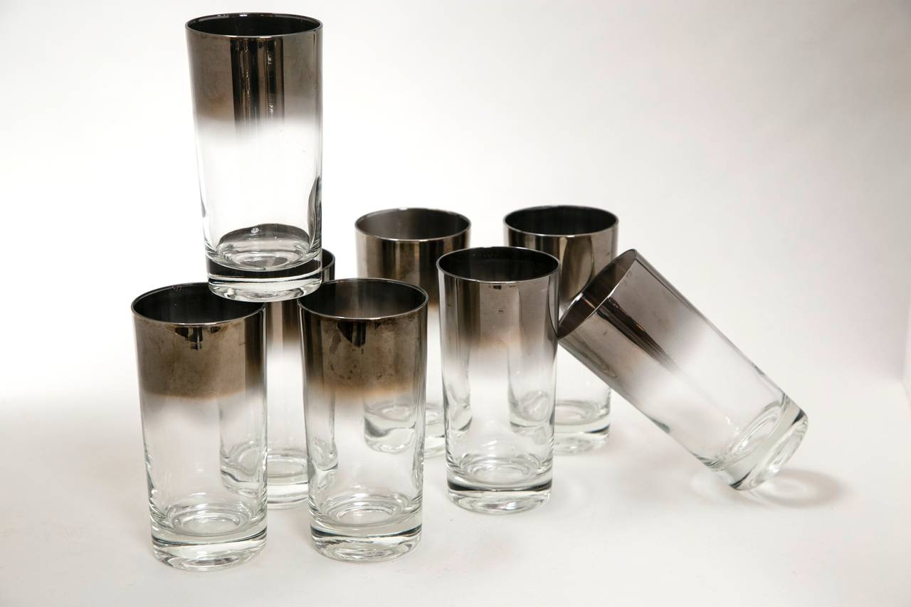Fine condition 1950s-1960s highball glass set in excellent condition. Classic Mid-Century style.