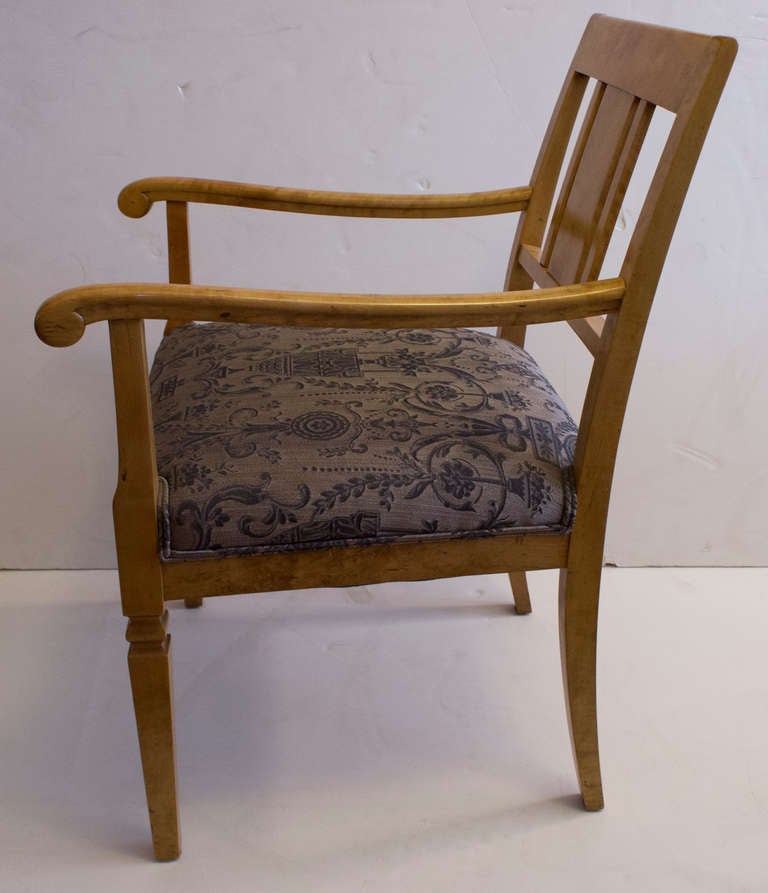 Gentleman's Biedermeier Desk Chair In Good Condition For Sale In New York, NY