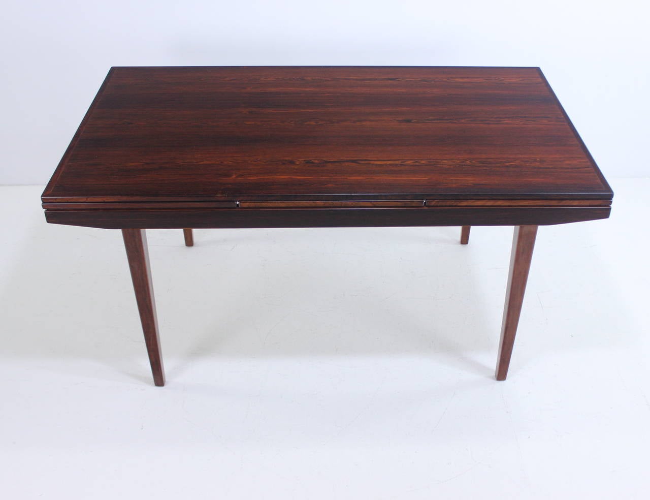 20th Century Danish Modern Rosewood Draw-Leaf Dining Table For Sale