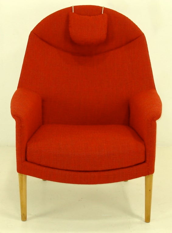 Danish modern arm chair / lounge chair with beech legs designed by Aksel Bender Madsen. Fritz Hansen, maker.
Extreme comfort with high back with adjustable weighted headrest.
Newly upholstered in rich, red mid-century fabric.
Professionally