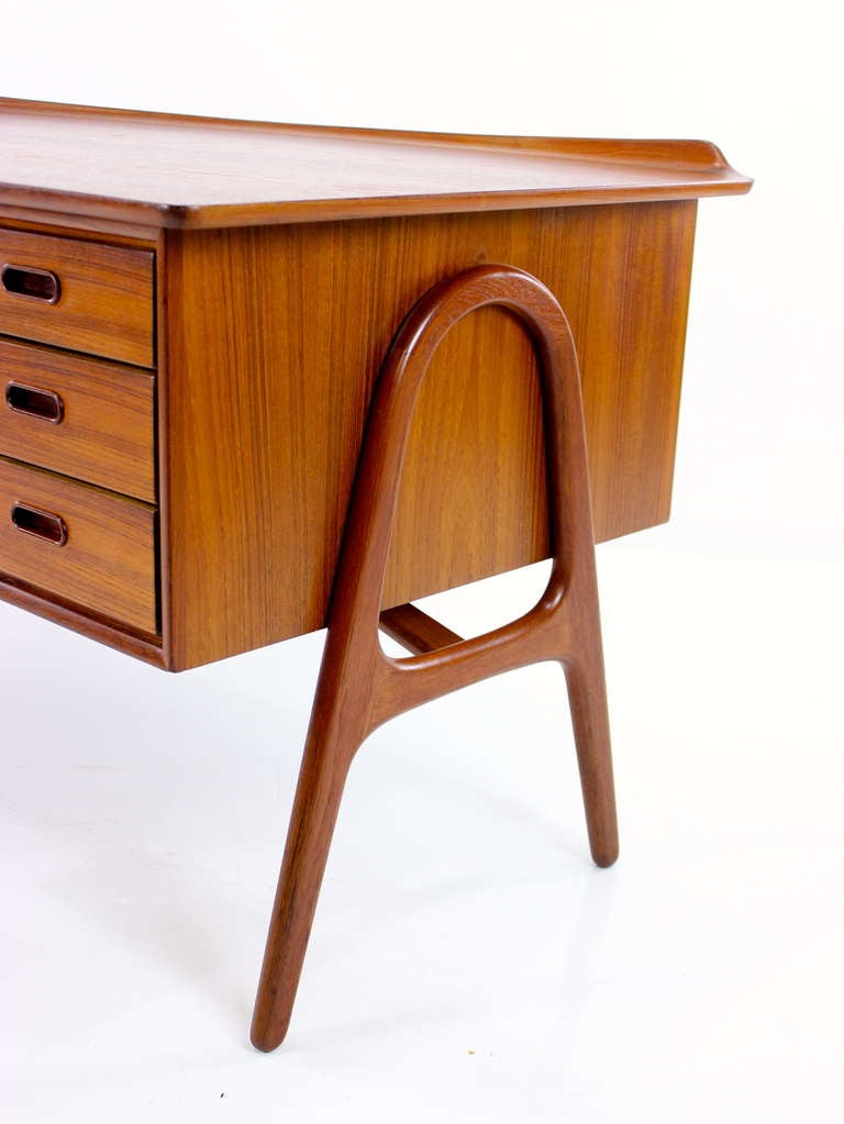 20th Century Curvaceous Danish Modern Teak Desk Designed by Svend Madsen For Sale