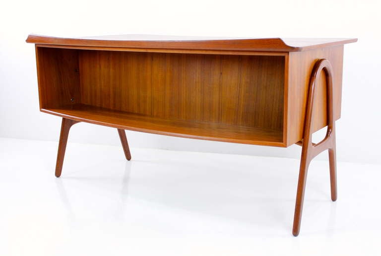 Curvaceous Danish Modern Teak Desk Designed by Svend Madsen In Excellent Condition For Sale In Portland, OR