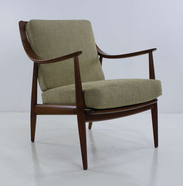 Scandinavian Modern Pair of Danish Modern Beech Armchairs Designed by Peter Hvidt For Sale