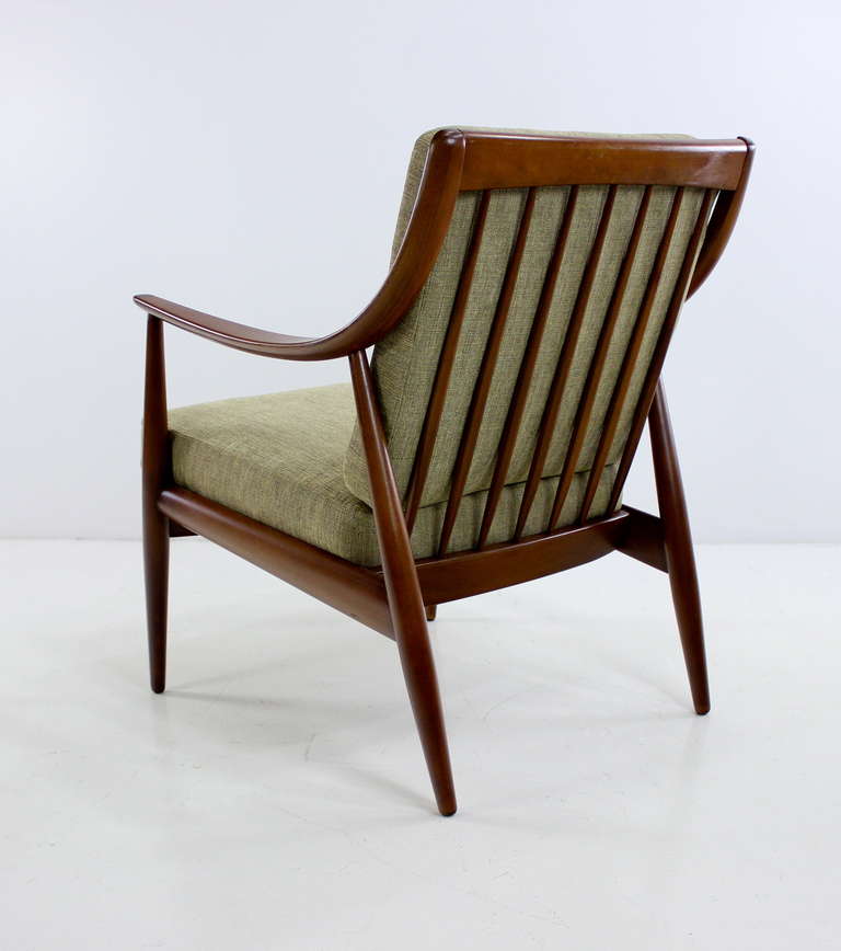 Pair of Danish Modern Beech Armchairs Designed by Peter Hvidt In Excellent Condition For Sale In Portland, OR