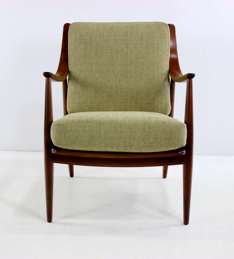 Pair of Danish Modern Beech Armchairs Designed by Peter Hvidt For Sale 2