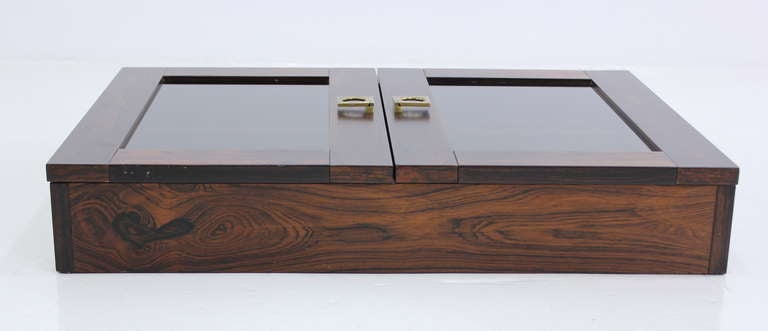 Dänischer moderner dänischer Pfeifenschrank aus Rosenholz, entworfen von Arne Vodder (Skandinavische Moderne) im Angebot