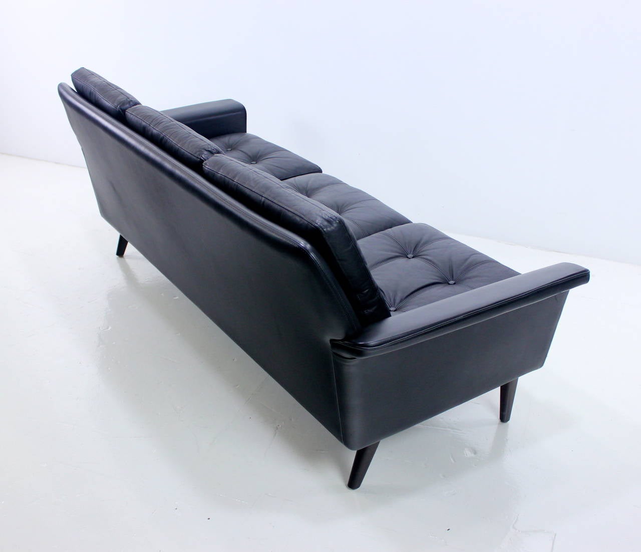 20th Century Luxe Danish Modern Black Leather Sofa For Sale