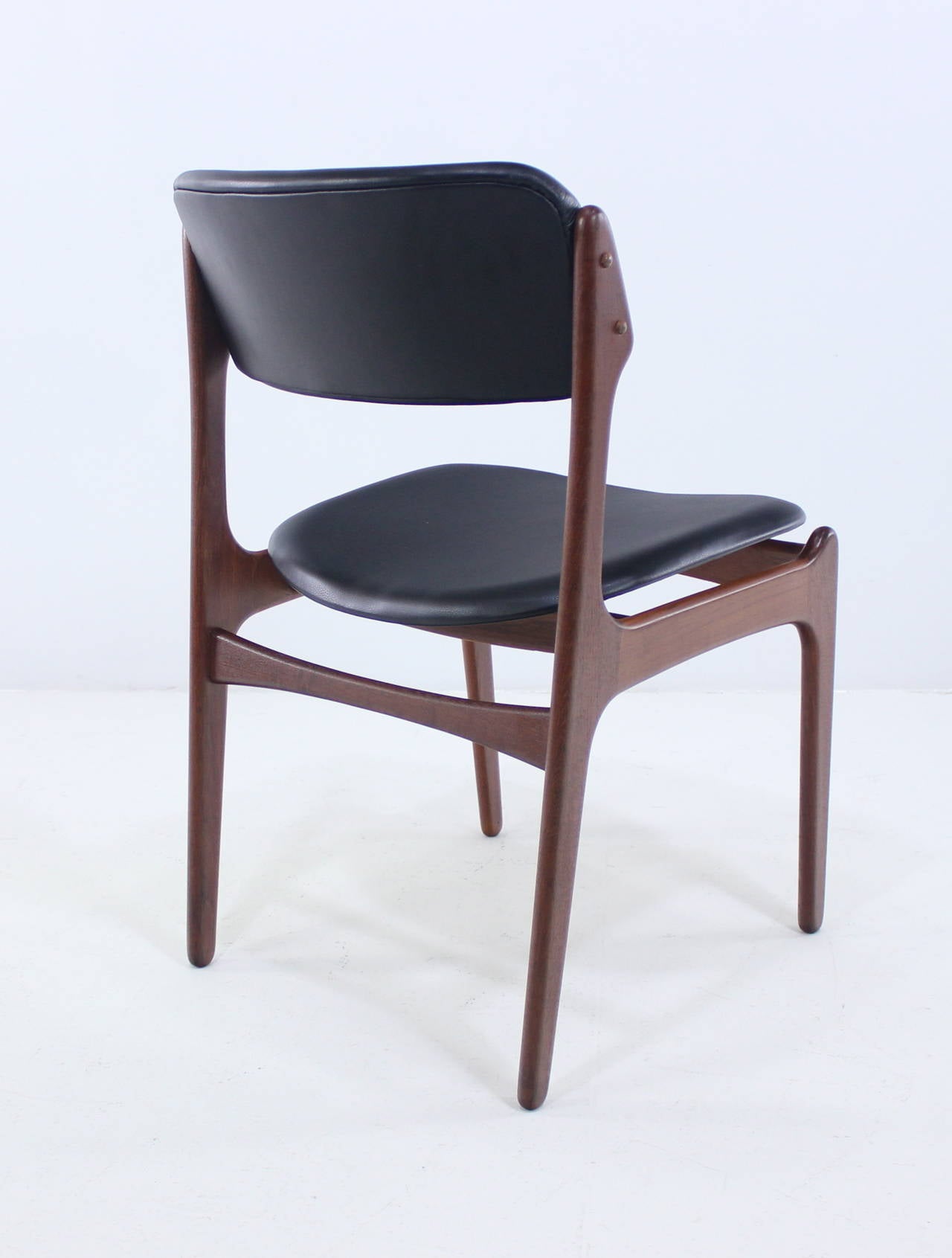 Rare Set of Eight Danish Modern Teak Dining Chairs Designed by Erik Buck For Sale 1