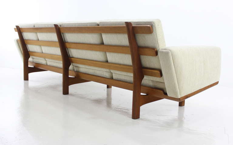 Exceptional Danish Modern Sofa Designed by Hans Wegner For Sale 1