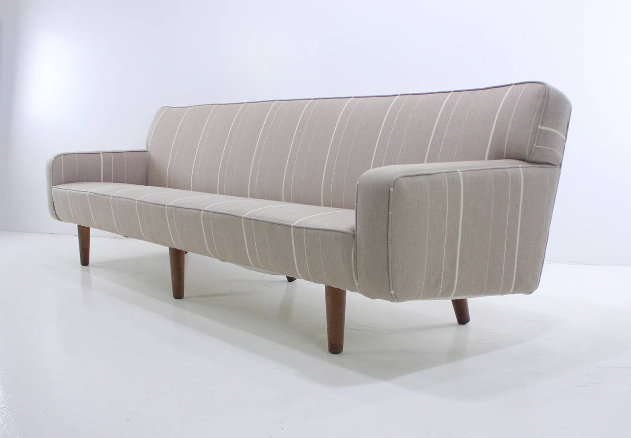 Scandinavian Modern Extraordinary Danish Modern Sofa Custom Designed by Hans Wegner For Sale
