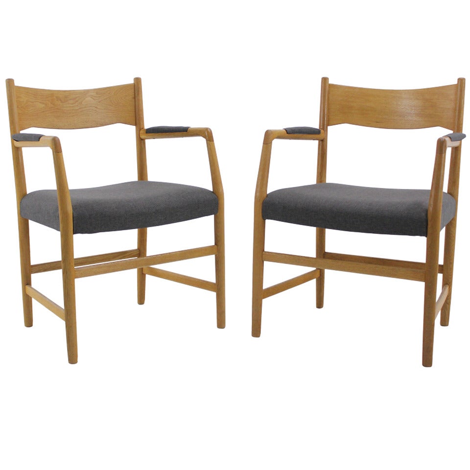 Pair of Danish Modern Oak Side Chairs Designed by Hans Wegner For Sale