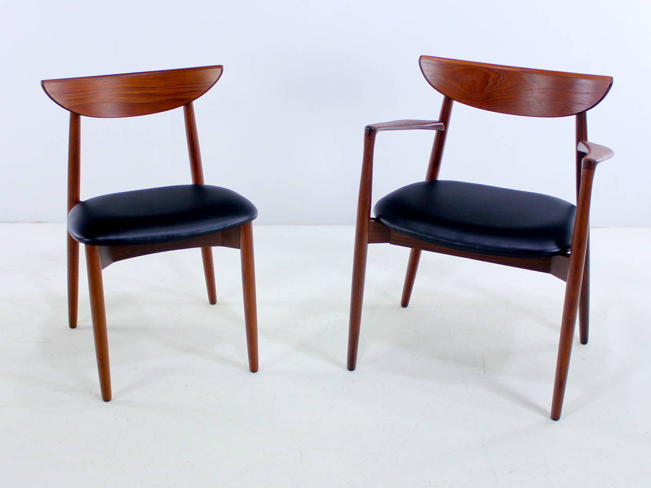Scandinavian Modern Set of Eight Danish Modern Teak Dining Chairs Designed by Harry Ostergaard For Sale